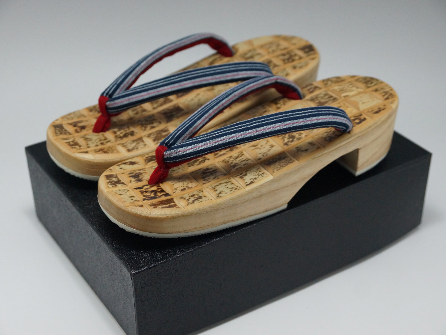 Geta Female Tiger Bamboo (Cloth strap)